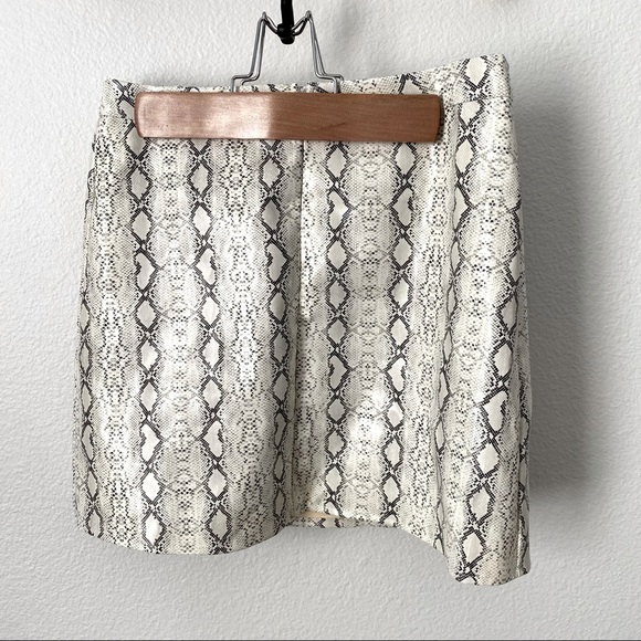 NWOT Princess Polly Samira Snake Print Patent Leather Skirt - Sz 4 - Picture 11 of 13